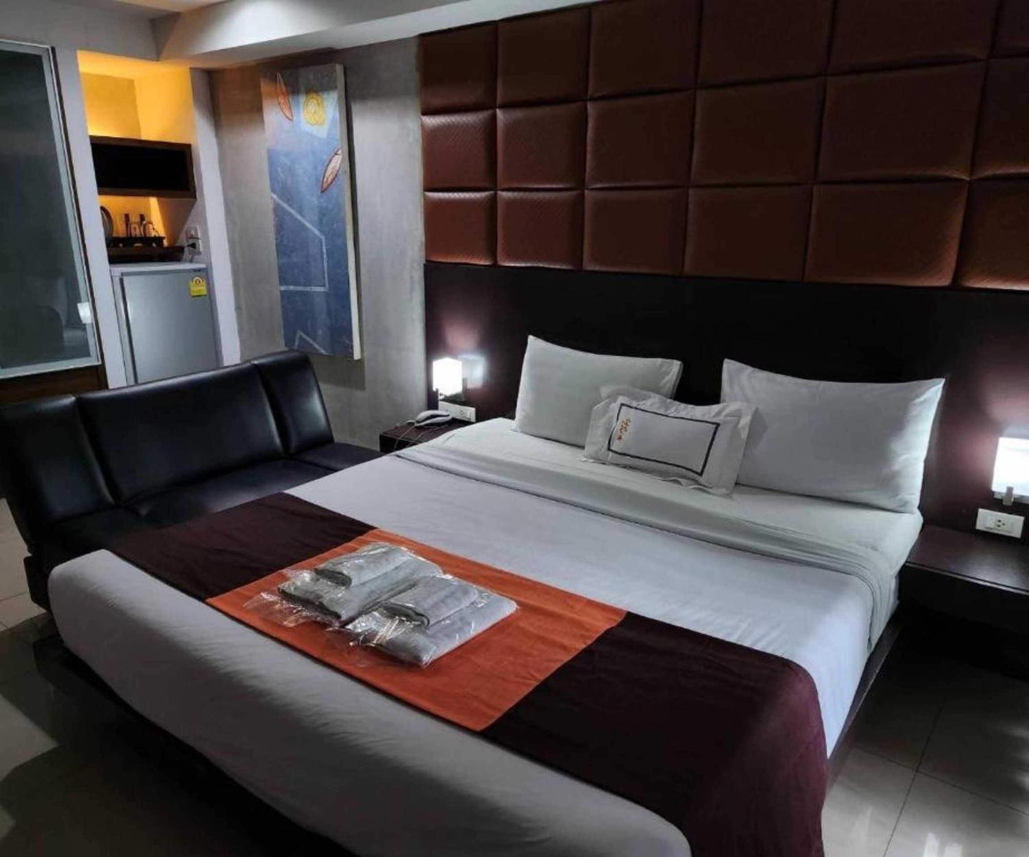 Collection O The Bangkok Cha Cha Suite Exterior foto