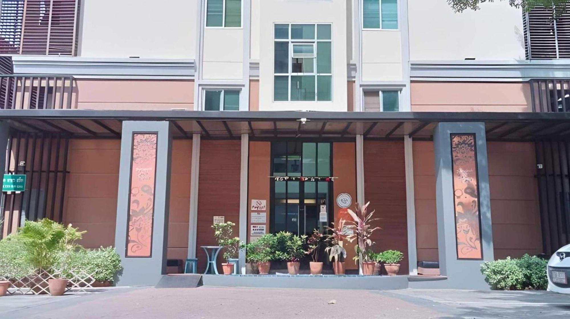 Collection O The Bangkok Cha Cha Suite Exterior foto
